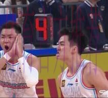 于德豪半场出战9分钟，三分4中4得到12分3板3助攻